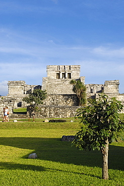 The castle, El Castillo, Mayan ruins of Tulum, 1200-1524, Tulum, Quintana Roo state, Mayan Riviera, Yucatan Peninsula, Mexico