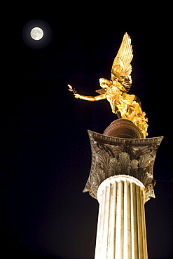 Angel of peace at night, statue, Munich, Bavaria, Germany, Europe