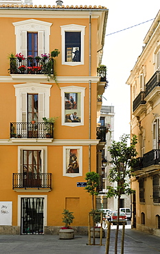 Trompe d'oeil paintings on a building on Plaza De Sant Nicolau in Valencia, Spain, Europe