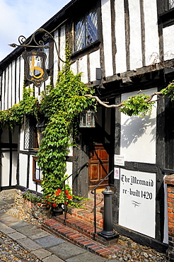 The Mermaid Inn in the old town of Rye, built around 1420, East Sussex, England, UK, Europe