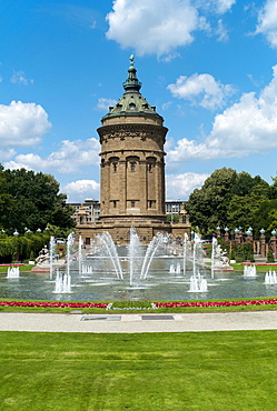 Water tower, landmark of the city, 1889, 60 m high, diameter of 19 m, used as water reservoir until 2000, Mannheim, Baden-Wuerttemberg, Germany, Europe