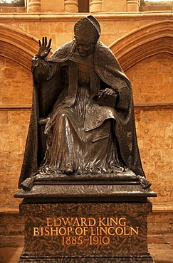 Statue of Edward King Bishop of Lincoln, 1889-1910, Lincoln Cathedral or St. Mary's Cathedral, 12th and 13th Century, Gothic-Romanesque, Minster Yard, Lincoln, Lincolnshire, England, UK, Europe