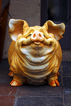 Pig figurine in front of a tavern, Bamberg, Upper Franconia, Bavaria, Germany, Europe