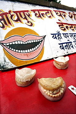 Sardar Market Cirdikot in Jodhpur, Indian dentures, Jodhpur, Rajasthan, India, Asia