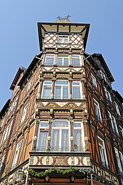 Historic half-timbered house, Marktplatz market square, historic centre, Marburg, Hesse, Germany, Europe