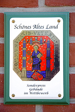 Award for maintaining a historic building, Altes Land region, Lower Elbe, Lower Saxony, North Germany, Germany, Europe