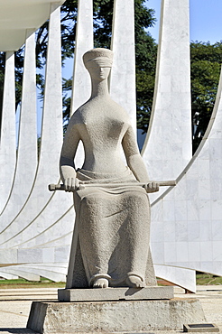 Statue of a blindfolded Justice in front of the building of the Brazilian Supreme Court, architect Oscar Niemeyer, Brasilia, Distrito Federal state, Brazil, South America