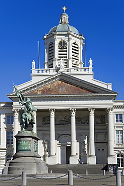 Place Royale, Saint-Jacques-sur-Coudenberg Church and Godefroid de Bouillon statue, Brussels, Brabant, Belgium, Europe