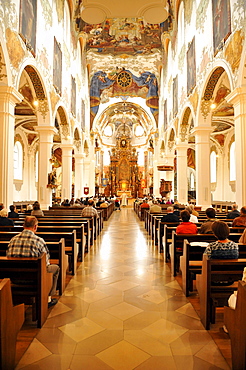 Service, Gothic, Baroque style, city parish church, Simultaneum, St. Martin, Biberach an der Riss, Baden-Wuerttemberg, Germany, Europe