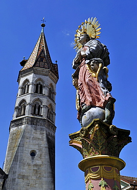 St. Johanniskirche, St. John's church, with Johannisturm belfry, Romanesque, Marienbrunnen fountain, Schwaebisch Gmuend, Baden-Wuerttemberg, Germany, Europe