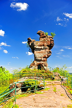 Drachenfels ruins, also called molar, Busenberg mountain, Naturpark Pfaelzerwald nature reserve, Palatinate, Rhineland-Palatinate, Germany, Europe