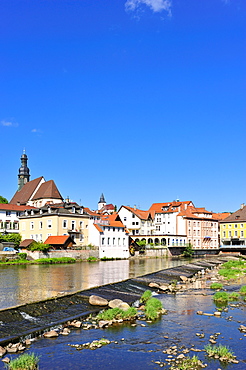 Overlooking the river Murg to the historic centre with Sankt Jakobskirche St. James church, Gernsbach, Murgtal, Black Forest, Baden-Wuerttemberg, Germany, Europe