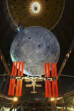 Model of the Iss, International Space Station, and the Moon, Out of this World ? Wonders of the Solar System, exhibition in the Gasometer, a former gas tank, Oberhausen, Ruhr Area, North Rhine-Westphalia, Germany, Europe