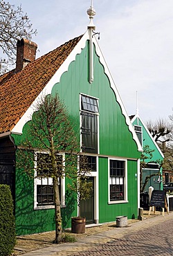 Typical wooden buildings from the 17th Century, old whaling village Jisp, Wormerland, province of North Holland, Netherlands, Europe