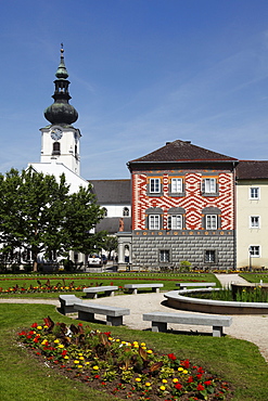 Castle garden, "Hoffmannsches Freihaus" or "Haus der Salome Alt" house, Wels, Upper Austria, Austria, Europe