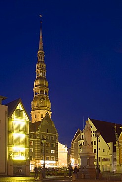 St Peter's Church, Peterbaznica and House Blackheads, Melngalvju Nams at night, Town Hall Square, Ratslaukums, old town, Vecriga, Riga, Latvia