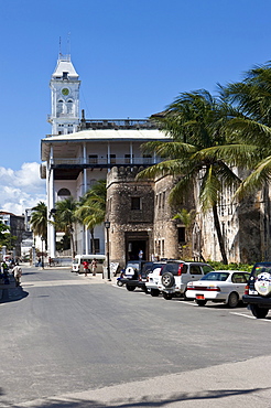 Old Fort in front of the House of Wonders, Stonetown, Zanzibar, Tanzania, Africa