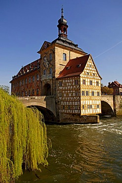 Old town hall with upper bridge over the Regnitz river, Bamberg, Upper Franconia, Bavaria, Germany, Europe