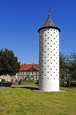 Old pigeon tower at Schloss Huennefeld palace, 13th cent., Bad Essen, Lower Saxony, Germany, Europe