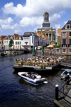 Bar Cafe Terrace on the water, Stille Mare in the historic city centre in front of the Hartebrugkerk Church, Leiden, Province of South Holland, Zuid-Holland, Netherlands, Benelux, Europe