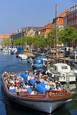 Tour boat, Christianshavns Canal, Copenhagen, Denmark, Europe