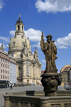 Frauenkirche Church of Our Lady, Tuerkenbrunnen Turkish Fountain, Neumarkt square, Dresden, Saxony, Germany, Europe