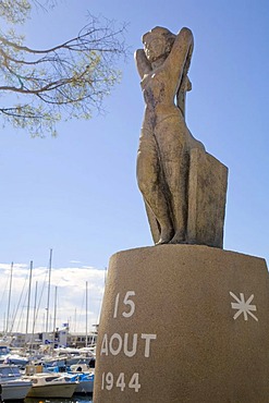 A sculpture at the harbour promenade commemorates the landing of Allied troops August 15, 1944, in Sainte-Maxime, Departement Var, at the Cote d'Azur, Provence, Southern France, France