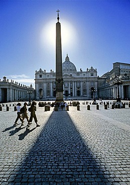 St. Peter's Basilica, Basilica di San Pietro, obelisk, Saint Peter's Square, Piazza San Pietro, Vatican City, Rome, Latium, Italy, Europe