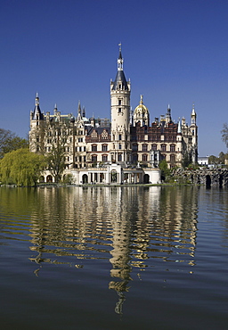 Schweriner Schloss castle, seat of the Landtag parliament of Mecklenburg-Western Pomerania, Federal Garden Show, Schwerin, Mecklenburg-Western Pomerania, Germany, Europe