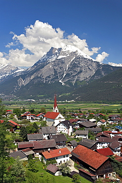 Flaurling, view from Kalvarienberg mountain, panoramic view, Hohe Munde mountain, district Innsbruck Land, Tyrol, Austria, Europe