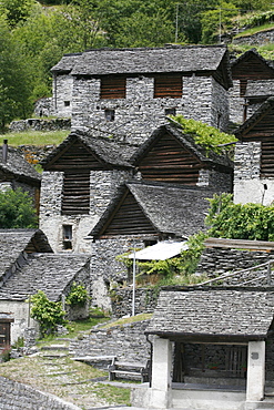 Brontallo and the stables, "Brontallo e le Stalle", historic way station on the trail of rocks in the Val Lavizzara, symmetrically designed stables in Brontallo, Maggia valley, Ticino, Switzerland, Europe