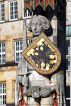 Bremer Roland statue on the market square in the old town of Bremen, UNESCO World Heritage Site, landmark, Free Hanseatic City of Bremen, Germany, Europe