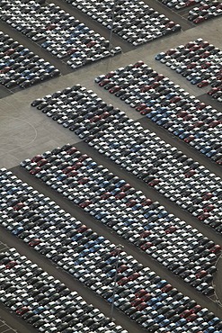 Aerial photograph, Logport Logistics Centre, cars parked ready for export, Duisburg, Ruhr Area, North Rhine-Westphalia, Germany, Europe