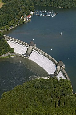 Aerial photograph, concrete dam, Moehne Reservoir, Delecke, Soest region, Sauerland, North Rhine-Westphalia, Germany, Europe