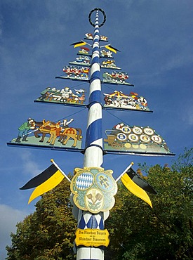 Maypole at Viktualienmarkt Market, Munich, Bavaria, Germany, Europe