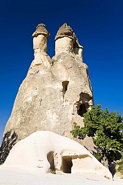 Tuff rock formation, fairy chimneys in the Valley of the Monks, Pasabagi Valley near Goereme, Cappadocia, Central Anatolia, Turkey, Asia