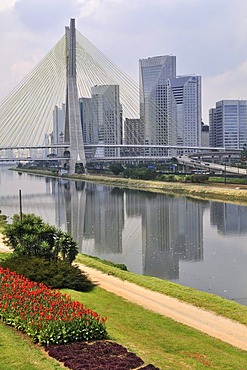 Octavio Frias de Oliveira Bridge, inaugurated on 10 May 2008, Rio Pinheiros, Morumbi district, Sao Paulo, Brazil, South America