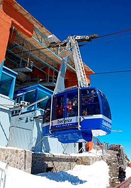 Cable car to Pico de Teide mountain, Parque Nacional del Teide, Tenerife, Spain, Europe