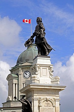 Monument to Samuel de Champlain, founder of the city of Quebec, behind it the tower of the former post office, Place des Armes, Quebec City, Canada, North America