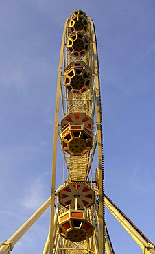 Ferris wheel at the Cannstatter Volksfest Fair in Stuttgart, Baden-Wuerttemberg, Germany, Europe