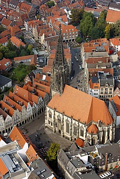 Lambertikirche Church at Prinzipalmarkt Market, city centre of Muenster, North Rhine-Westphalia, Germany, Europe