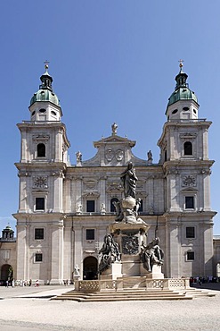 Dome, Mariensaeule on Domplatz, Salzburg, Austria, Europe