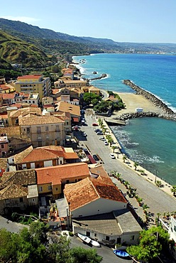 Houses with a sea view underneath the coastal cliffs, Pizzo, Vibo Valentia, Calabria, Tyrrhenian Sea, South Italy, Italy, Europe