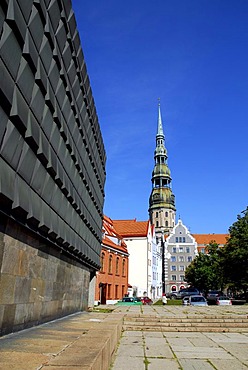 Museum of the Occupation of Latvia, Latvijas Okupacijas muzejs at the Strelnieku laukums square in the historic town centre, Vecriga, in front of St. Peter's Church, Sv. Petera baznica, basuica, Riga, Latvia, Baltic states, Northeastern Europe