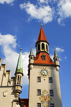 Old town hall, the reconstructed tower presently holds the toy museum, Marienplatz square, historic city centre, Munich, Upper Bavaria, Bavaria, Germany, Europe