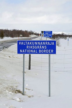 Signs, Finnish-Norwegian border in the Finnmark, Lapland, Norway, Scandinavia, Europe