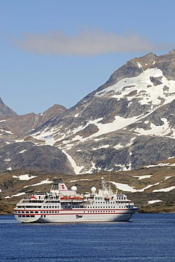 Cruise liner Hanseatic in Kong Oscar Fjord, Tasiilaq, Ammassalik, East Greenland, Greenland