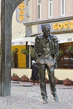 A bronze statue of the Russian poet Bulat Okudzhava, Arbat Street, Moscow, Russia