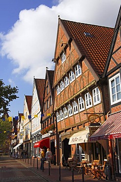 Historic city centre of Buxtehude with shops in historic timber framed houses, Westfleth passage, Altes Land area, Lower Saxony, Germany, Europe