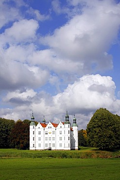 Ahrensburg Castle and castle park, moated castle, city of Ahrensburg, Stormarn district, Schleswig-Holstein, Germany, Europe